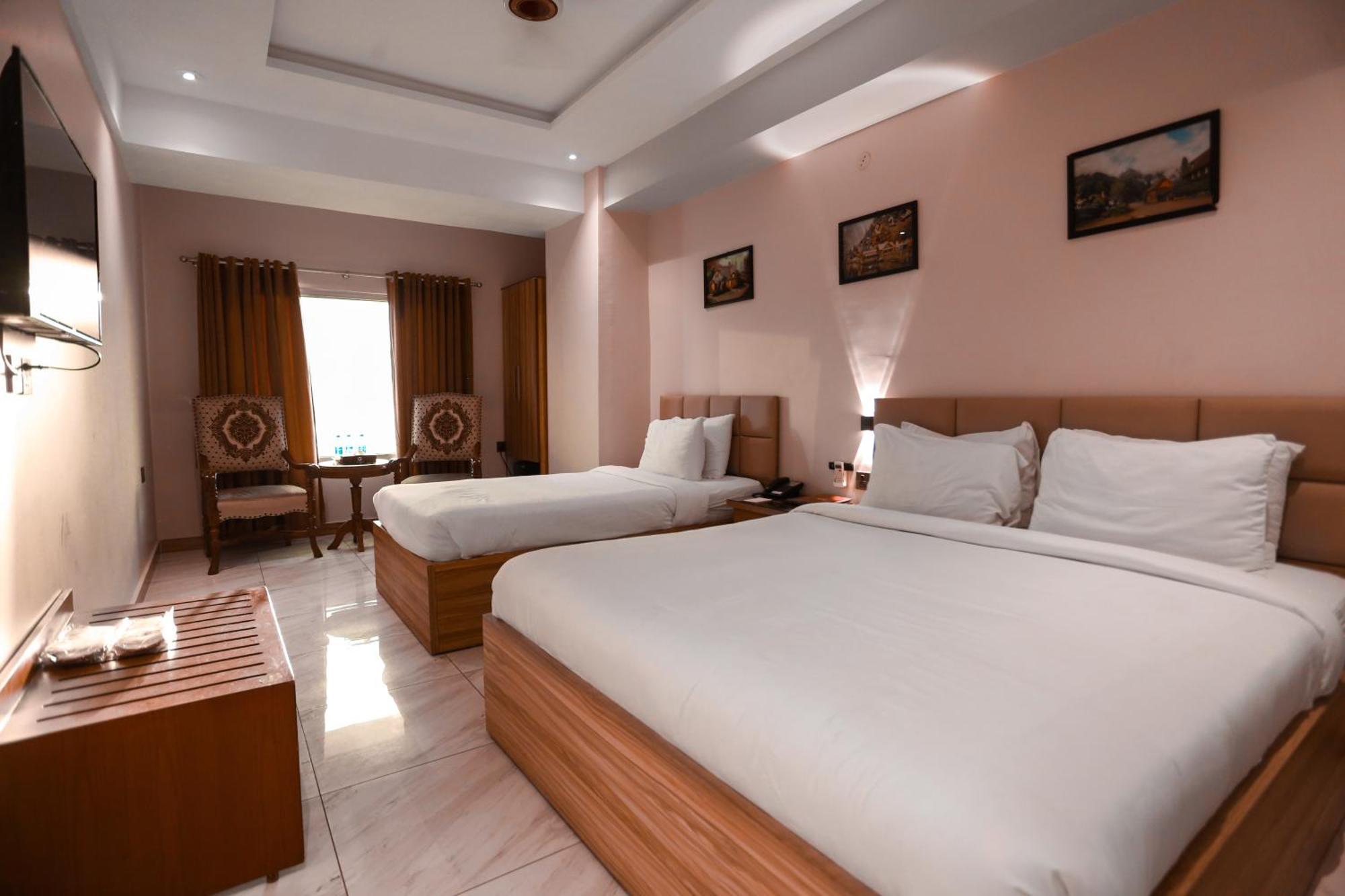 Hotel Pearl Inn Karachi Buitenkant foto